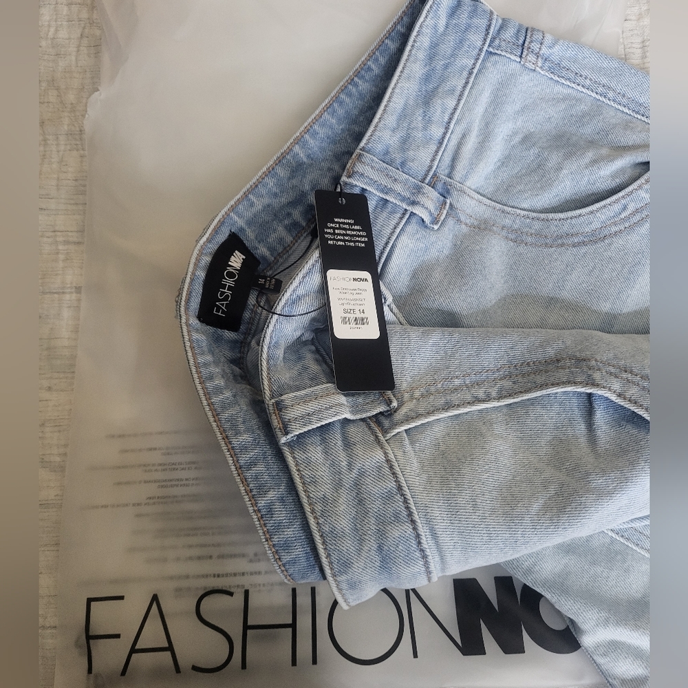 Fashion Nova Jeans - New Obsession Baggy Wide Leg Jean - Light